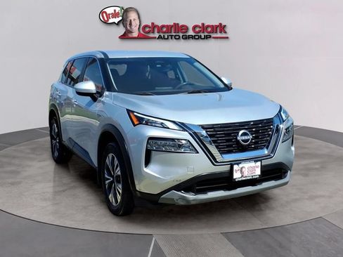 Used 2023 Nissan Rogue SV FWD image 8