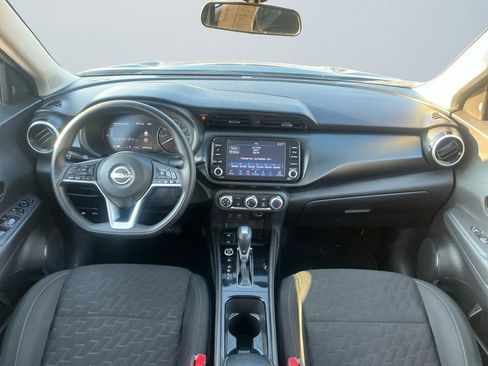Used 2024 Nissan Kicks SV image 12