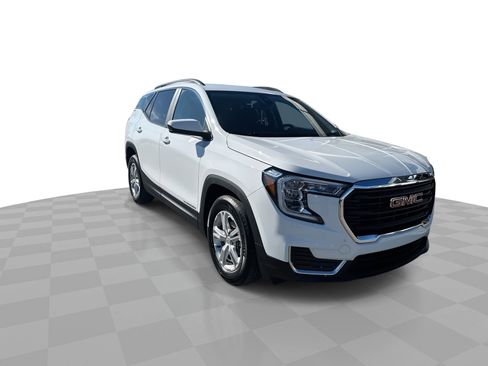 Certified 2023 GMC Terrain SLE w/ Driver Convenience Package image 2