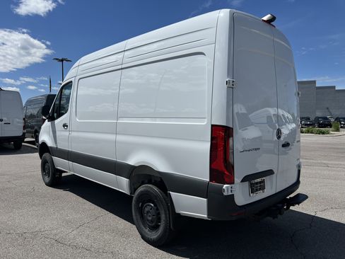 New 2025 Mercedes-Benz Sprinter 2500 image 9