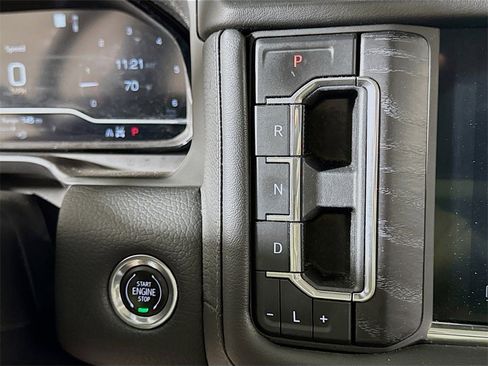 Used 2023 GMC Yukon XL Denali image 15