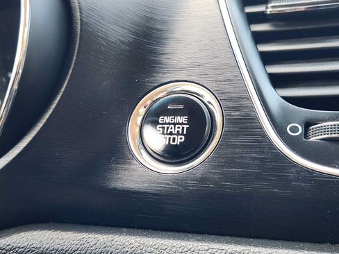 Used 2020 Kia Sedona EX FWD image 19