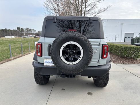 Used 2024 Ford Bronco Badlands image 9