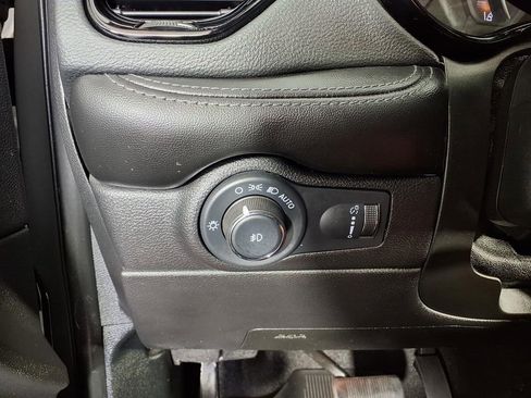 Used 2022 Dodge Durango GT image 17