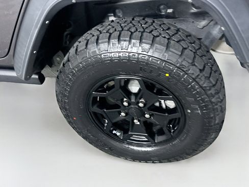 Used 2023 Jeep Wrangler Unlimited w/ 8.4" Radio Group image 11