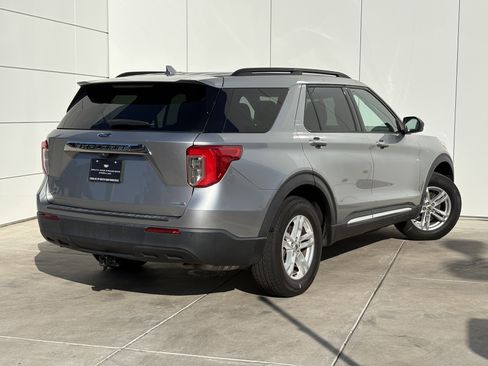 Used 2020 Ford Explorer XLT image 6