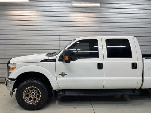 Used 2015 Ford F250 XL w/ Power Equipment Group AWD/4WD image 3