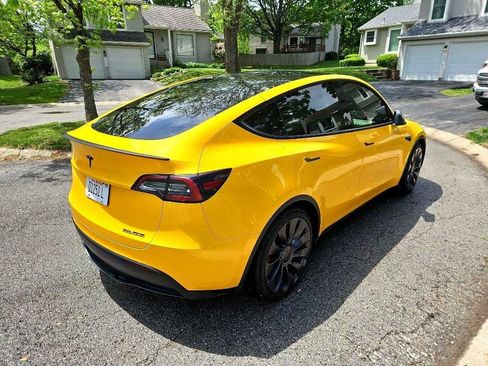 Used 2021 Tesla Model Y Performance image 5