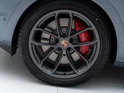 Certified 2026 Porsche Cayenne GTS AWD/4WD image 12