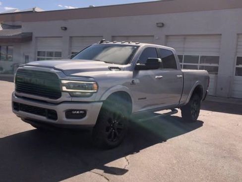 Used 2021 RAM 2500 Laramie w/ Night Edition AWD/4WD image 5