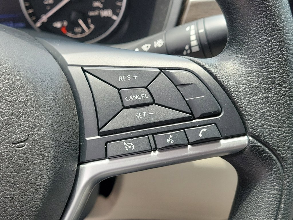 Used 2025 Nissan Altima 2.5 SV FWD image 28