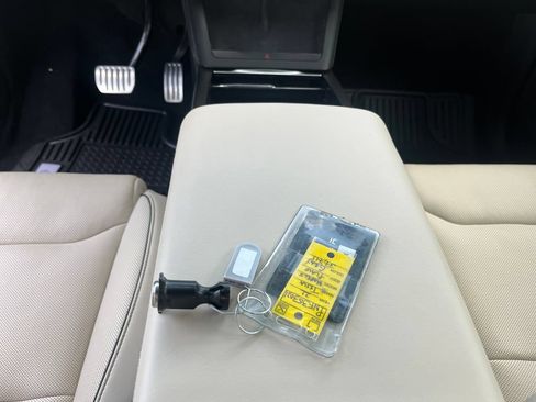 Used 2022 Tesla Model X Plaid AWD/4WD image 31