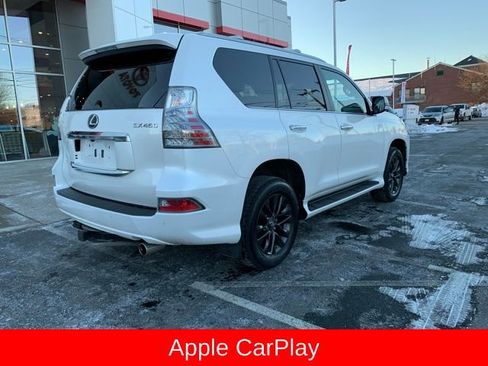 Used 2023 Lexus GX 460 Premium w/ Premium Package image 3