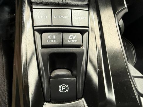 Used 2025 Toyota Camry LE FWD image 39
