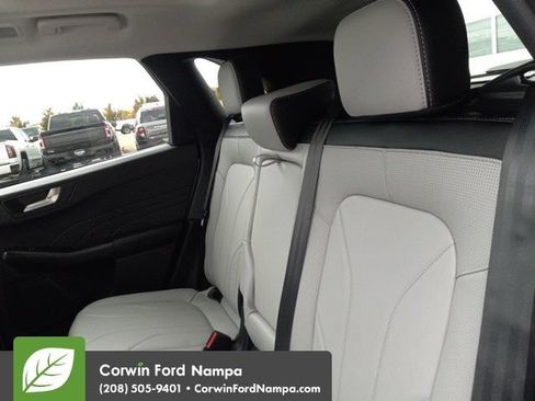 New 2025 Ford Escape SE w/ PHEV Premium Package FWD image 28