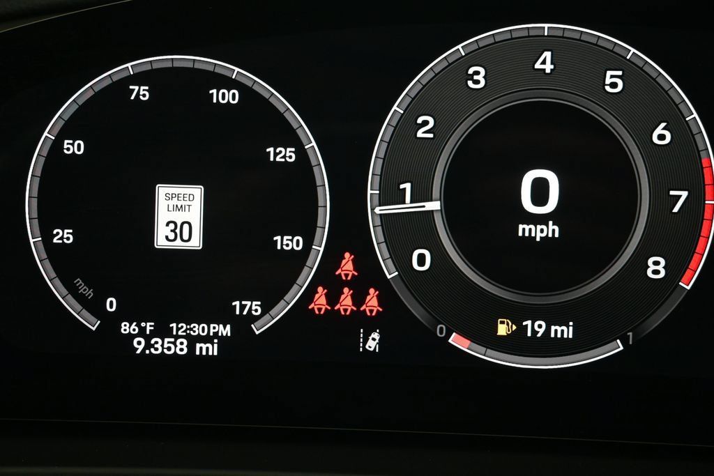 Used 2026 Porsche Cayenne AWD/4WD image 23