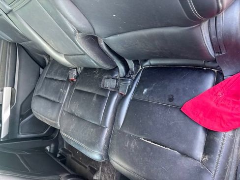 Used 2022 Ford Explorer XLT w/ Equipment Group 202A AWD/4WD image 9