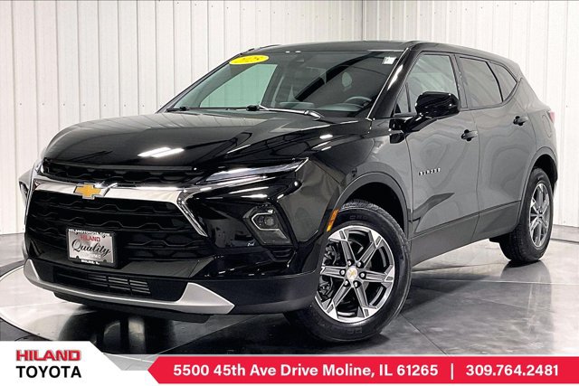 Used 2025 Chevrolet Blazer LT FWD image 1