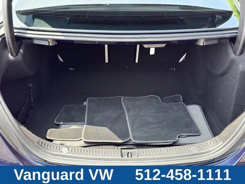 Used 2017 Mercedes-Benz E 300 4MATIC image 9