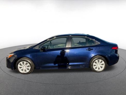 Used 2025 Toyota Corolla LE image 9