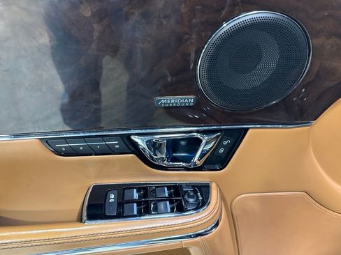 Used 2017 Jaguar XJ L Portfolio AWD/4WD image 33