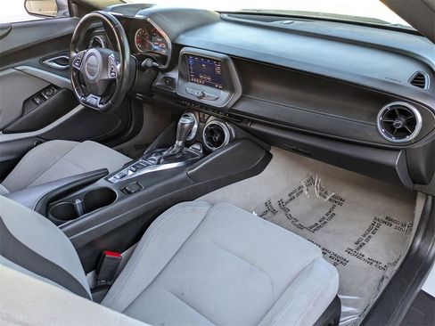 Used 2023 Chevrolet Camaro LT image 27