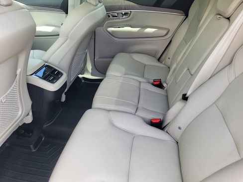 Certified 2023 Volvo XC90 B6 Plus AWD/4WD image 23