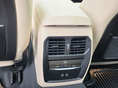 Used 2023 BMW 330i Sedan w/ Driving Assistance Package image 19