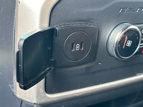 Used 2024 Ford Expedition Limited image 29