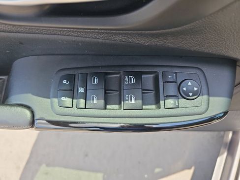Used 2023 Jeep Cherokee Altitude Lux AWD/4WD image 24