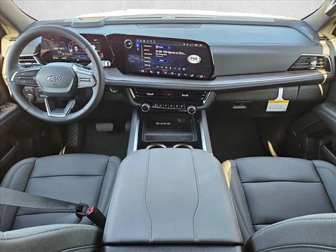 New 2026 Chevrolet Suburban Z71 w/ Comfort Package AWD/4WD image 15