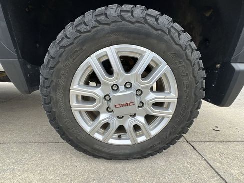 Used 2024 GMC Sierra 2500 SLT w/ LPO, GMC Protection Package image 41