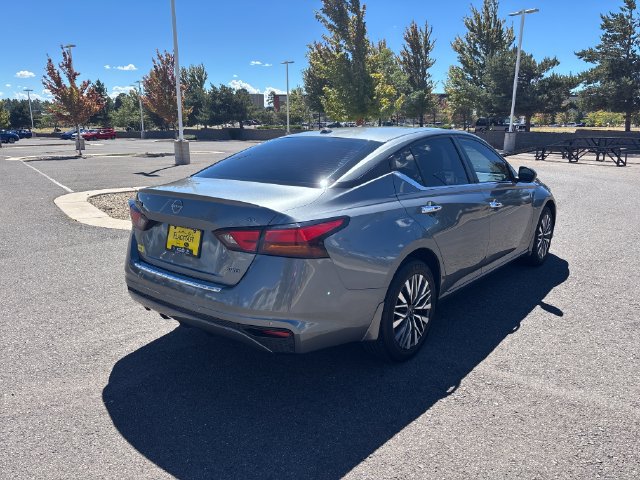 Used 2023 Nissan Altima 2.5 SV AWD/4WD image 3