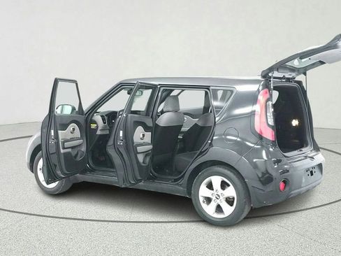 Used 2017 Kia Soul FWD image 13