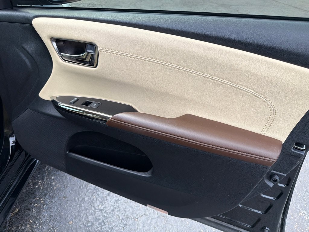 Used 2017 Toyota Avalon XLE Premium w/ All Weather Liner Package FWD image 14
