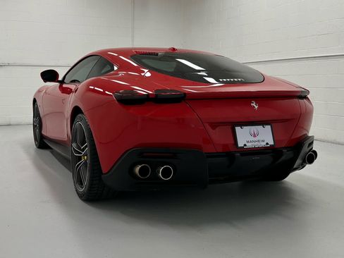 Used 2022 Ferrari Roma RWD image 8