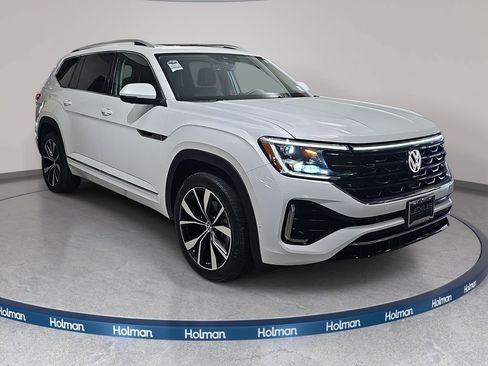 Used 2024 Volkswagen Atlas SEL Premium R-Line AWD/4WD image 4