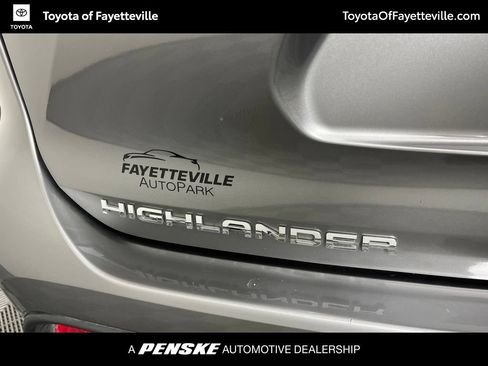 Certified 2026 Toyota Highlander XLE AWD/4WD image 4