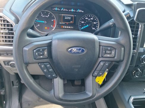 Used 2017 Ford F250 XLT w/ XLT Premium Package image 9