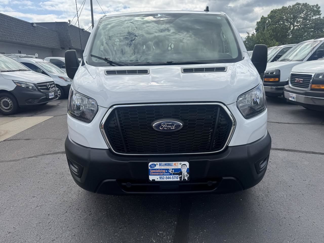 Used 2025 Ford Transit 250 Low Roof w/ Exterior Upgrade Package RWD image 2