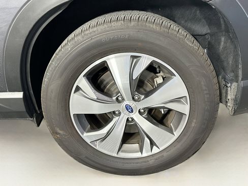 Used 2024 Subaru Ascent Premium w/ Convenience Package image 11