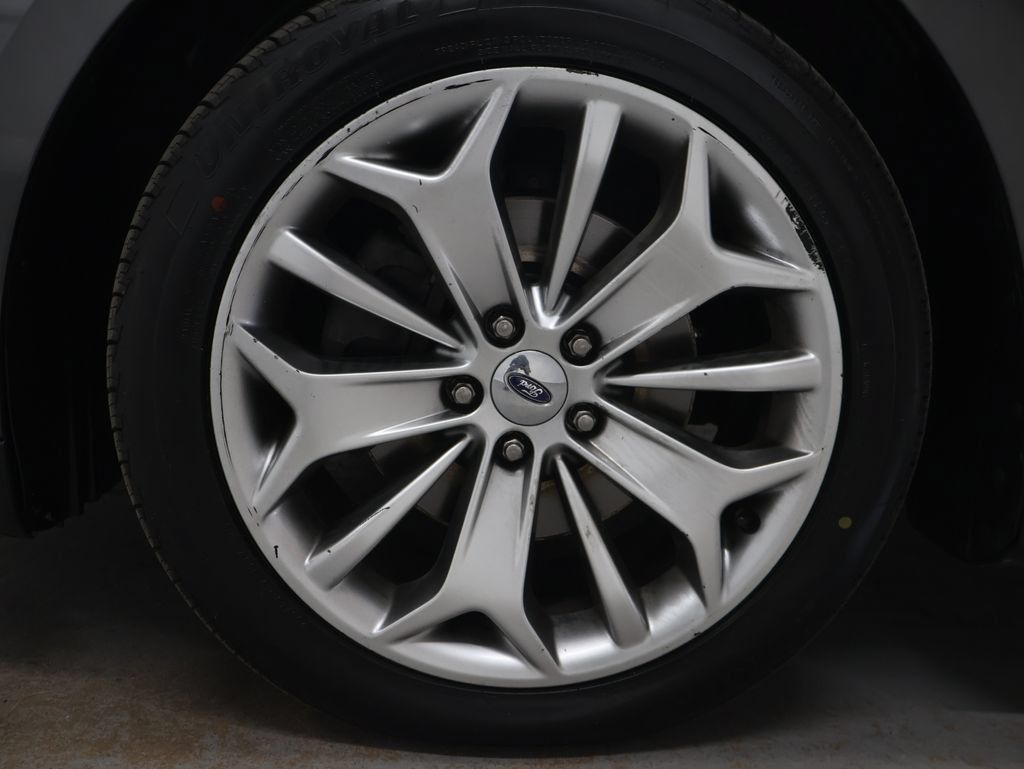 Used 2019 Ford Taurus Limited FWD image 32
