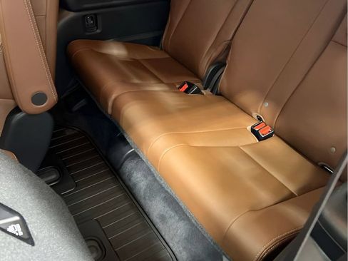 Certified 2023 Subaru Ascent Touring AWD/4WD image 13