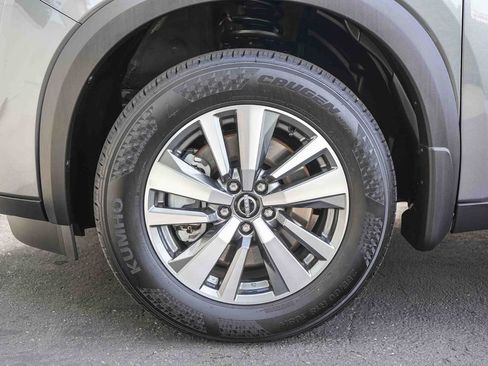 Used 2025 Nissan Pathfinder SL w/ Black Appearance Package FWD image 11