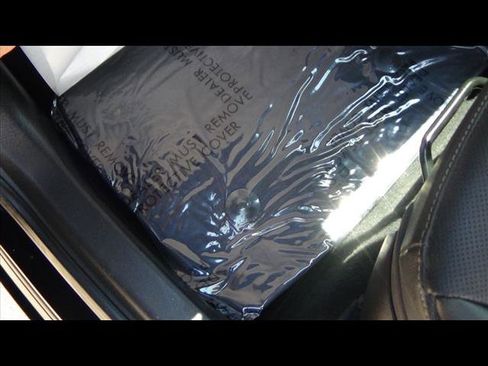 Used 2024 Buick Encore GX Sport Touring image 17