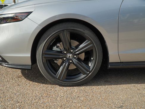 Used 2023 Honda Accord Sport image 10