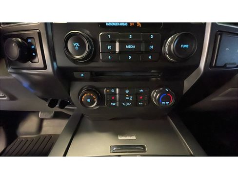 Used 2018 Ford F150 XLT w/ Equipment Group 302A Luxury AWD/4WD image 14