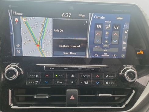 Used 2021 Toyota Highlander Platinum AWD/4WD image 10
