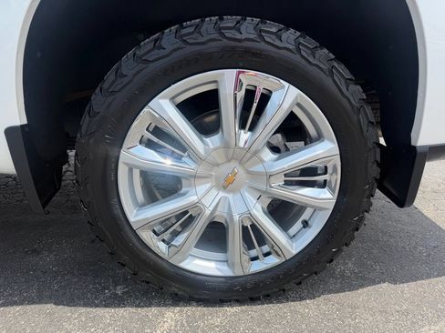 Used 2024 Chevrolet Silverado 1500 High Country AWD/4WD image 15
