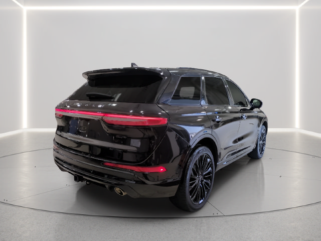 Used 2025 Lincoln Corsair Reserve w/ Equipment Group 202A AWD/4WD image 29